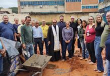 DOM JOSÉ FRANCISCO RODRIGUES DO RÊGO LANÇA A PEDRA FUNDAMENTAL DA CÚRIA DIOCESANA DE IPAMERI-GO